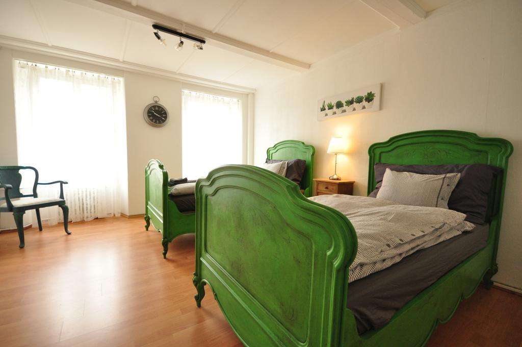 Interlaken Town House Sleeps 12 Guests Central Oda fotoğraf
