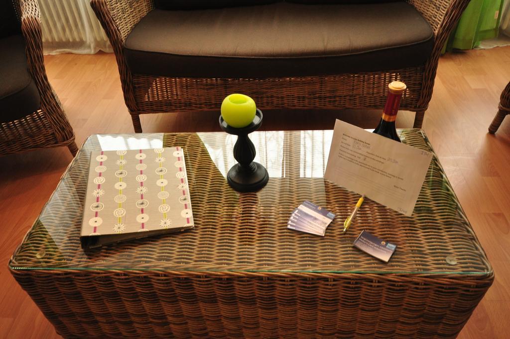 Interlaken Town House Sleeps 12 Guests Central Oda fotoğraf